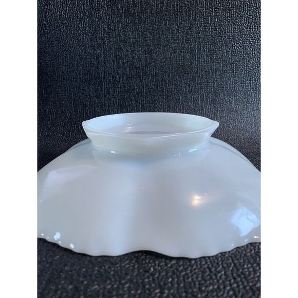 Vintage White Milk Glass Grape Harvest Anchor Hocking Low Fruit Bowl Short - Picture 3 of 13